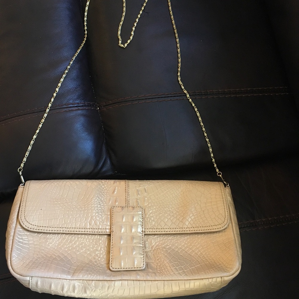Preston & York Gold Bag, with gold removable Chain to be clutch